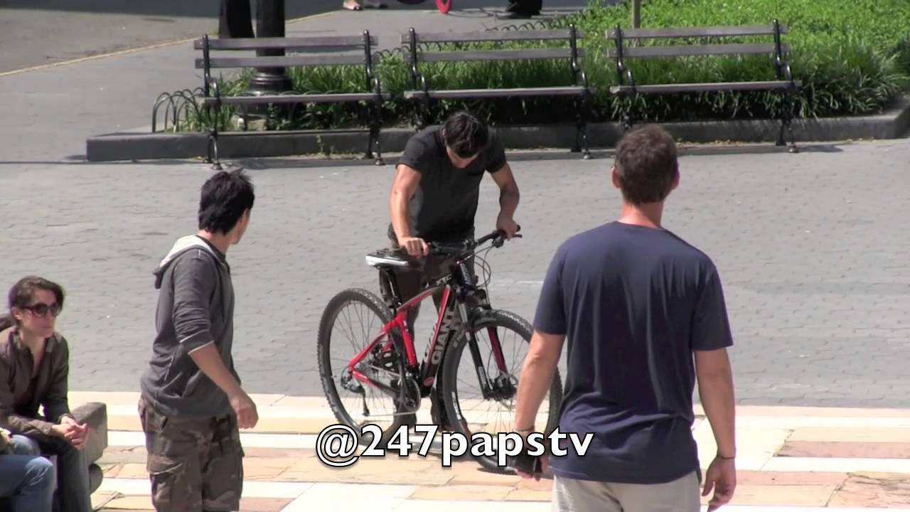 Taylor Lautner Filming on Riverside Park in NYC (06-19-13)