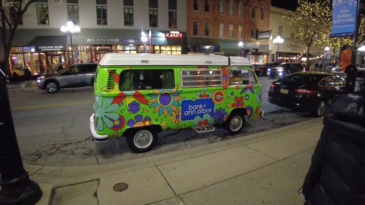 Downtown Ann Arbor/Midnight Madness/4K