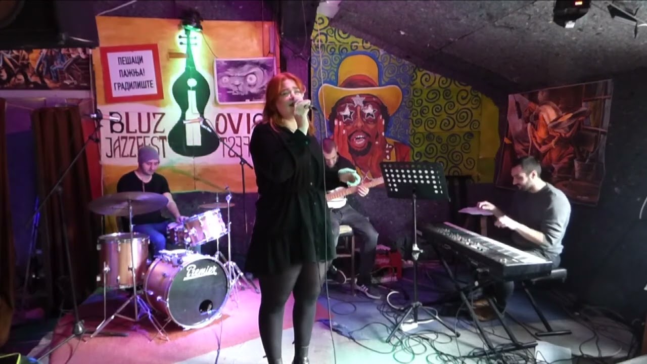 Lara Kalapiš - Centerpiece (H. Edison, J. Hendricks)