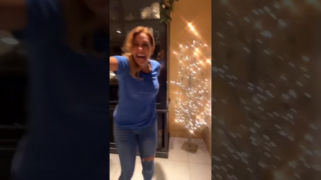 Thalia presume los 19 árboles de Navidad de Lili Estefan la 