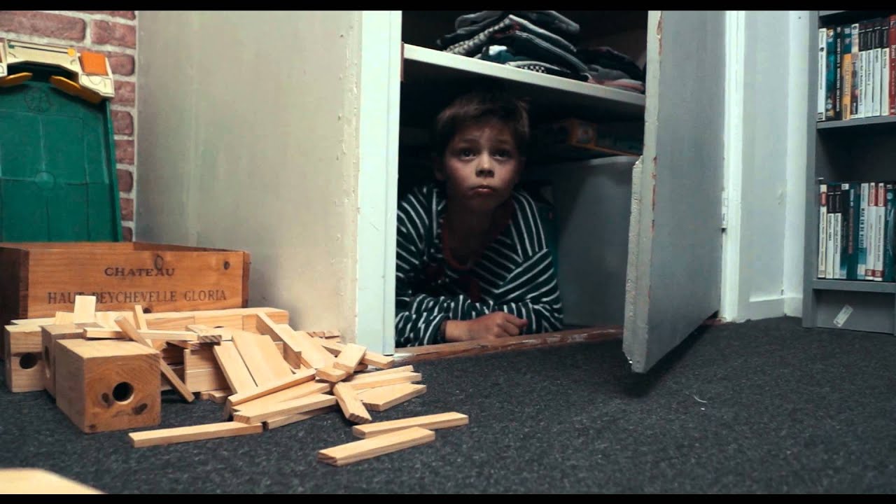 Kindermishandeling stopt nooit vanzelf... (2013)