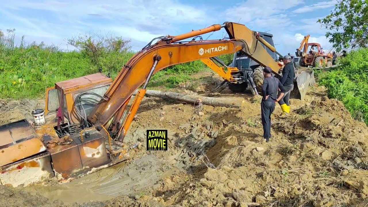 BACKHOE CASE SELAMATKAN EXCAVATOR HITACHI TENGGELAM TEBING SUNGAI