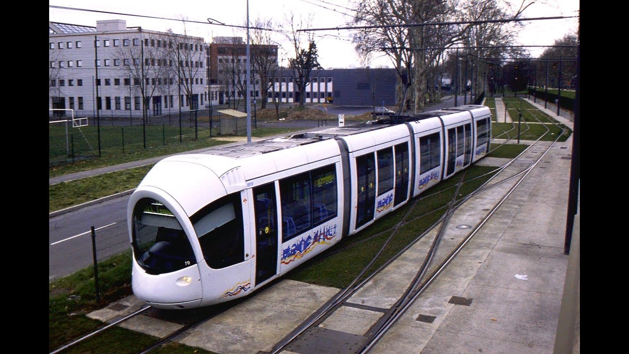 2000_11_30_Découverte en cabine de la ligne T1 du tramway de Lyon