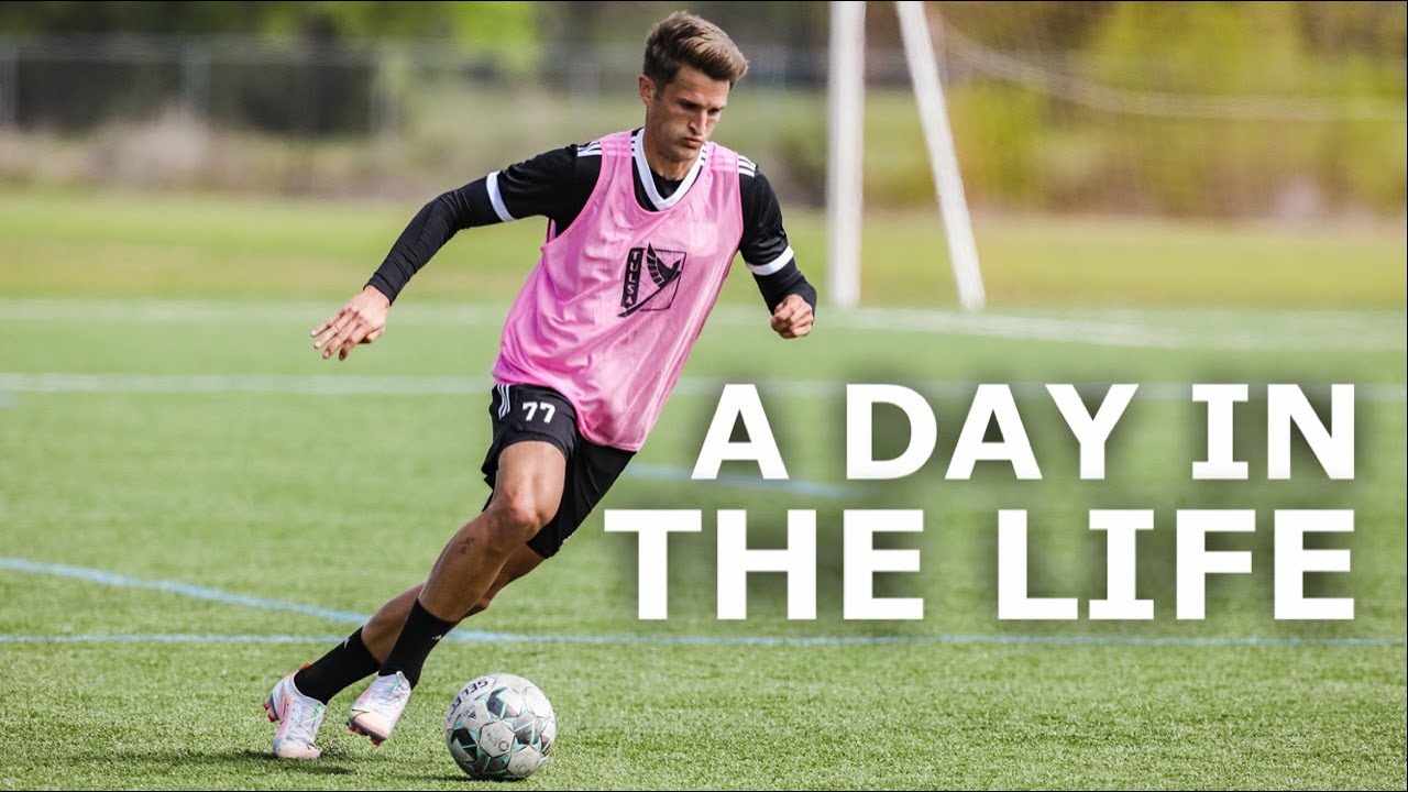 A Day In The Life Of A Footballer | Training Session, Gym Workout & Daily Routine
