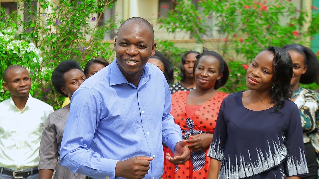 ABA KUMPI AWO by Emerald Gospel Singers, Kagote, Fortportal Uganda