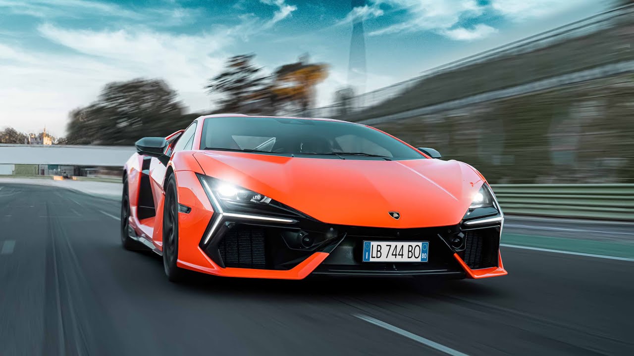 Lamborghini Revuelto: track testing by factory driver Andrea Caldarelli