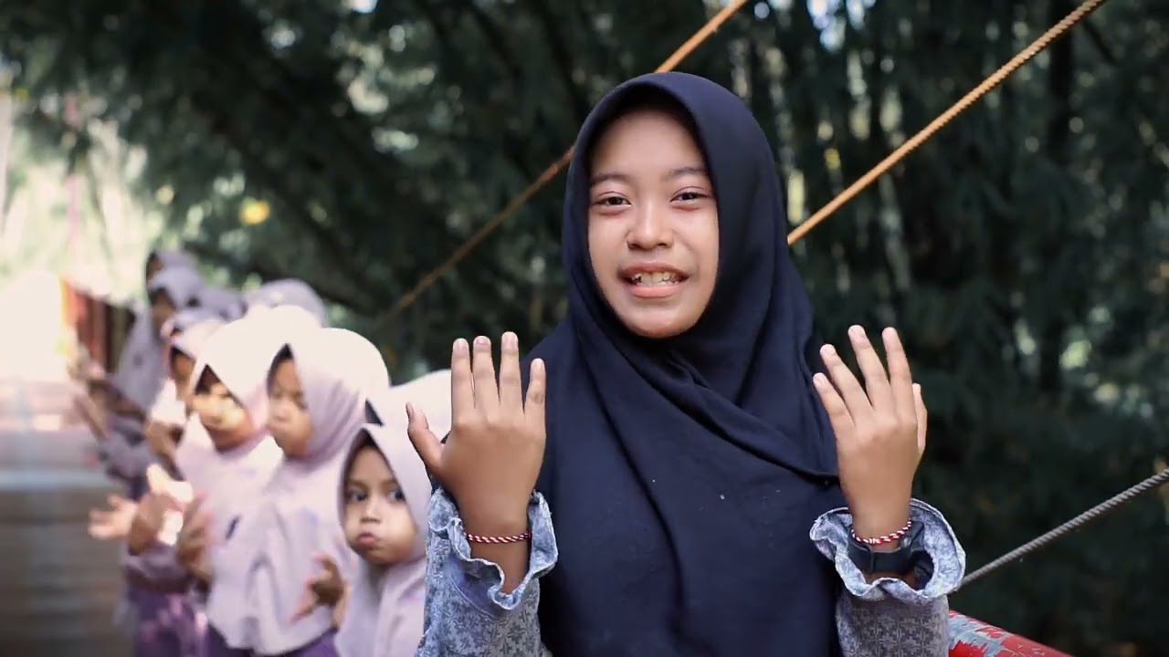 Ayo Ngaji - Mars Darul Qur'an (feat. Syahril and Aini) (Official Music Video Santri DAQU)