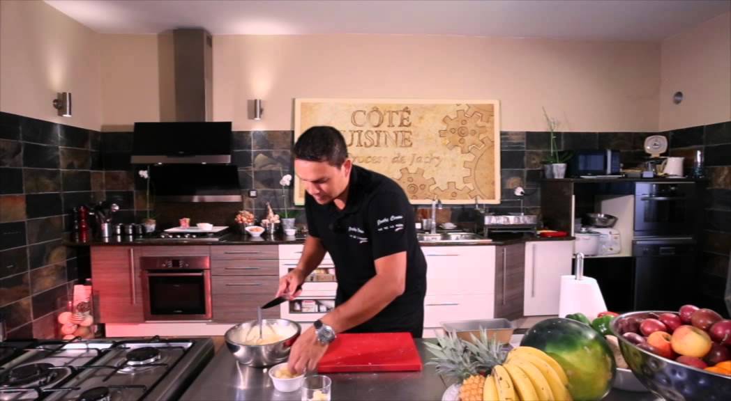 Côté Cuisine - Le process de Jacky : Cake à la poire et gingembre confit