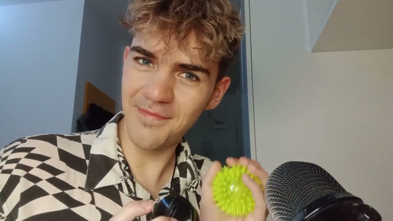 ASMR po polsku Bezsensowne Majsterkowanie przy Twarzy, stukanie i szeptanie