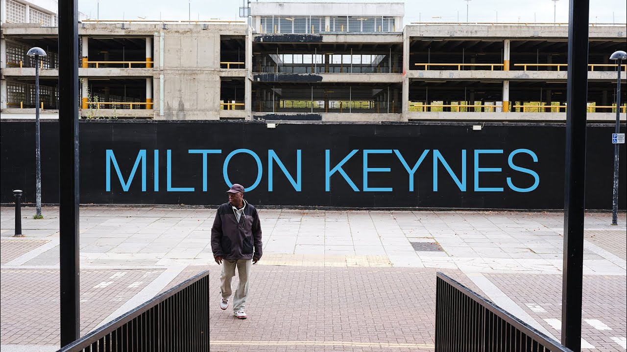 Medium format photography | Milton Keynes | The urban landscape | Fujifilm GFX | Street Photography