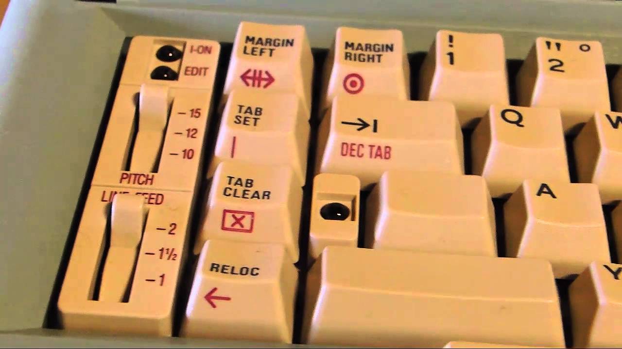 Olivetti Praxis 100 - Electric Typewriter