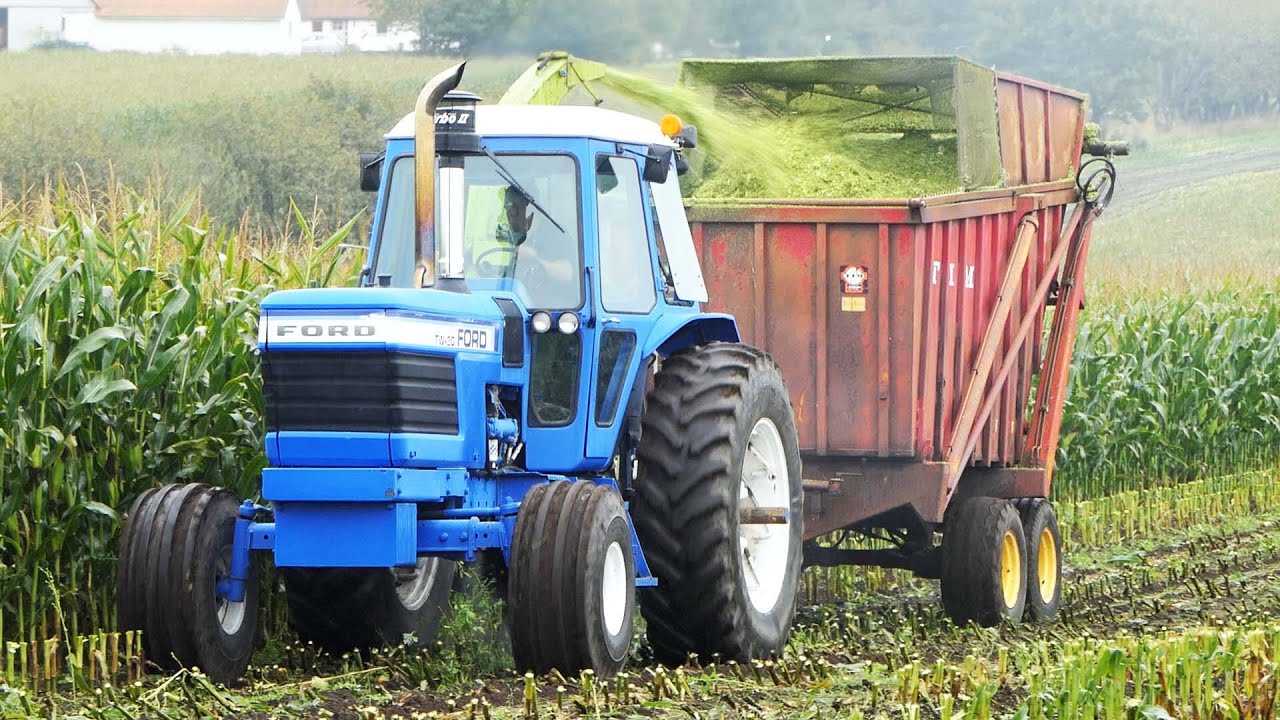 Vintage Corn Harvest | Lots of Great Tractors & Forage Harvesters in The Field Chopping Corn