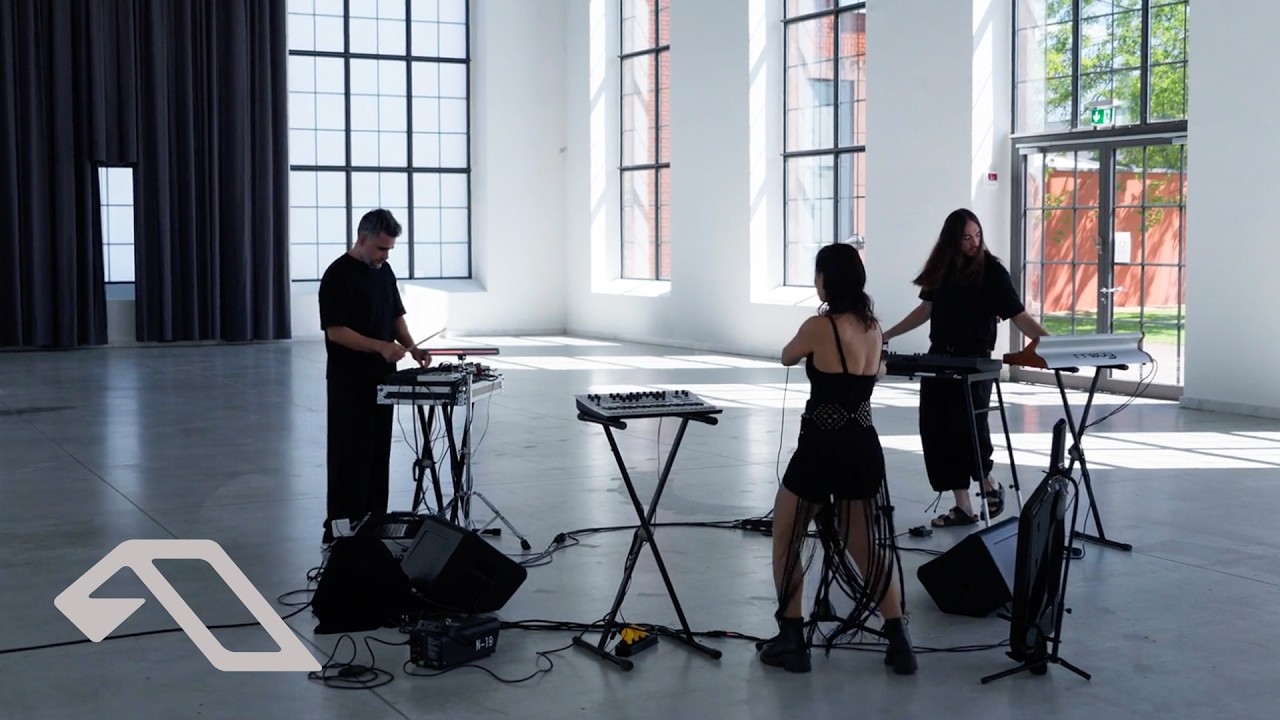 Steven Weston & Claxy - Hiding / Shallow Water (Live Set)