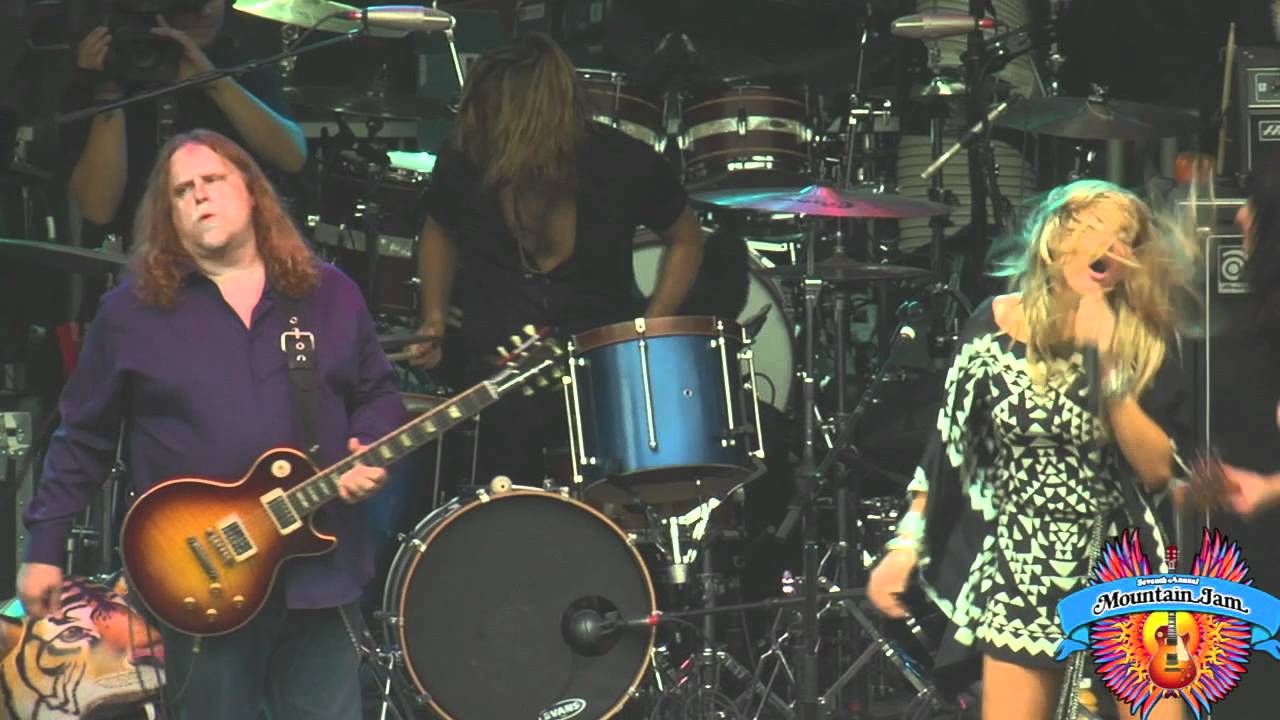 Grace Potter & The Nocturnals (ft. Warren Haynes) - "