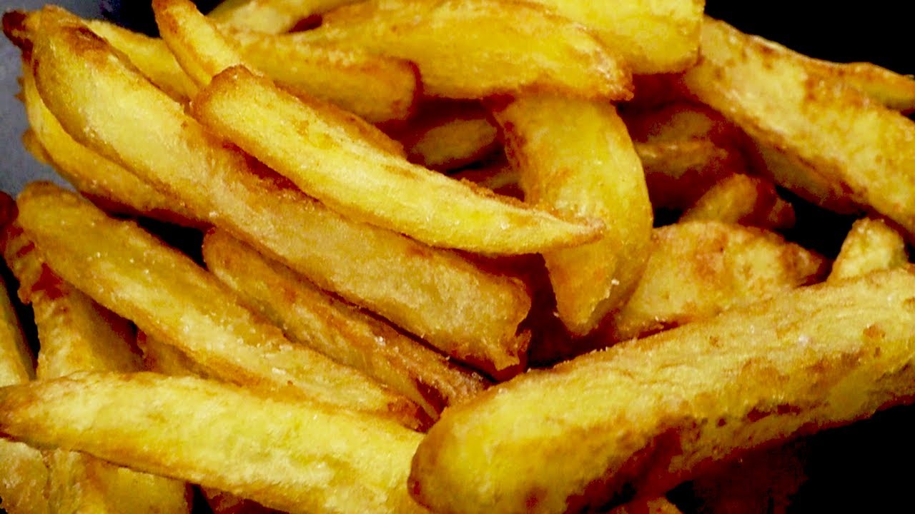 Cartofi prăjiți, mai gustoși ca la fast food și sos Cheddar