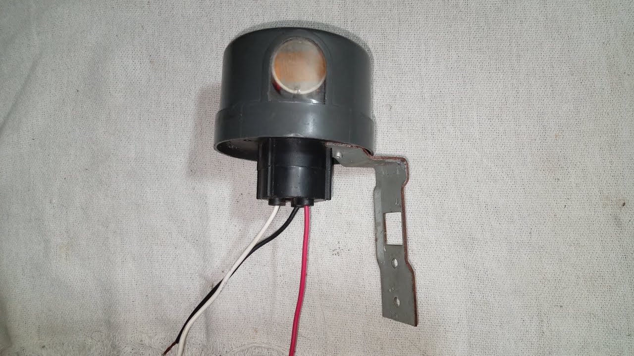 O que é um relé fotoelétrico? Qual é a sua função? Por que ele é importante para a iluminação geral?