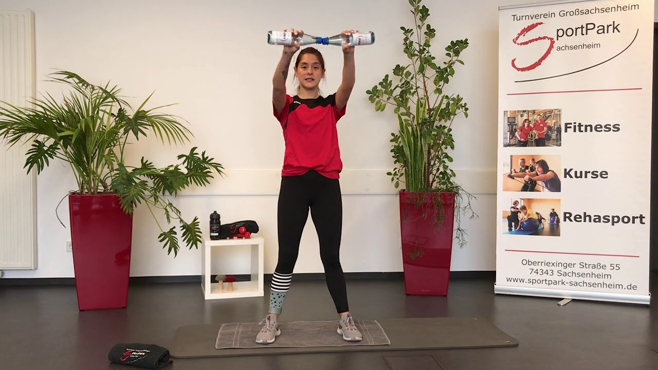 KURS FITNESS MIX MIT WASSERFLASCHEN 1