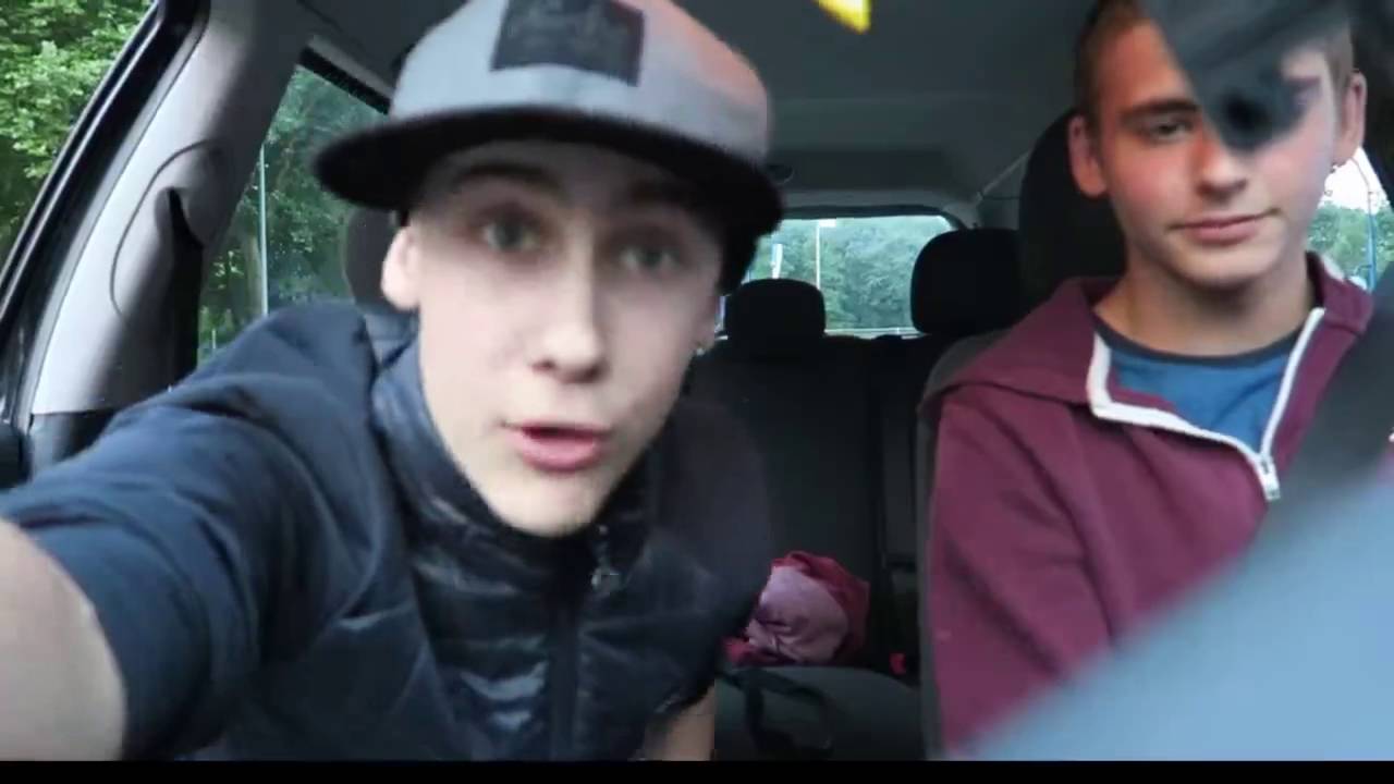 VERWIJDERDE VIDEO VAN DUTCHTUBER ( MOEDERS AUTO KAPOT )