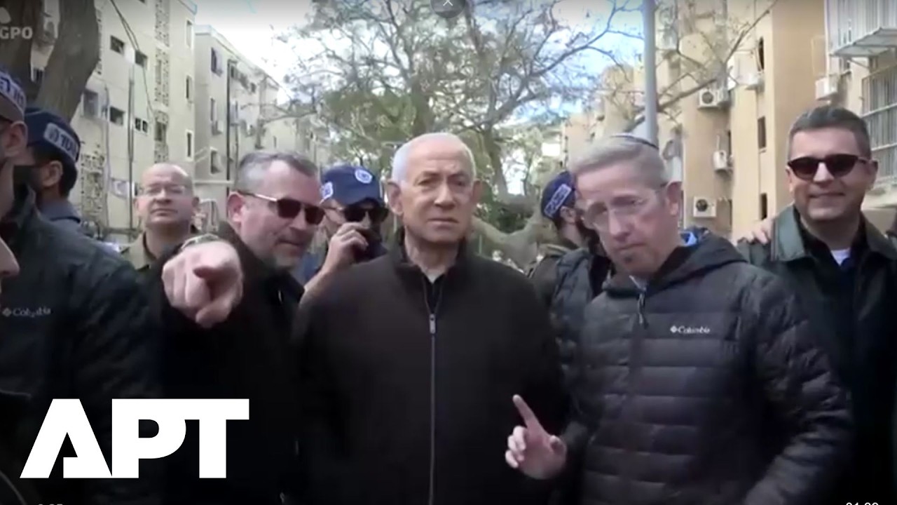 Нетаньяху посетил место ракетного удара в Араде и призвал граждан использовать убежища | APT
