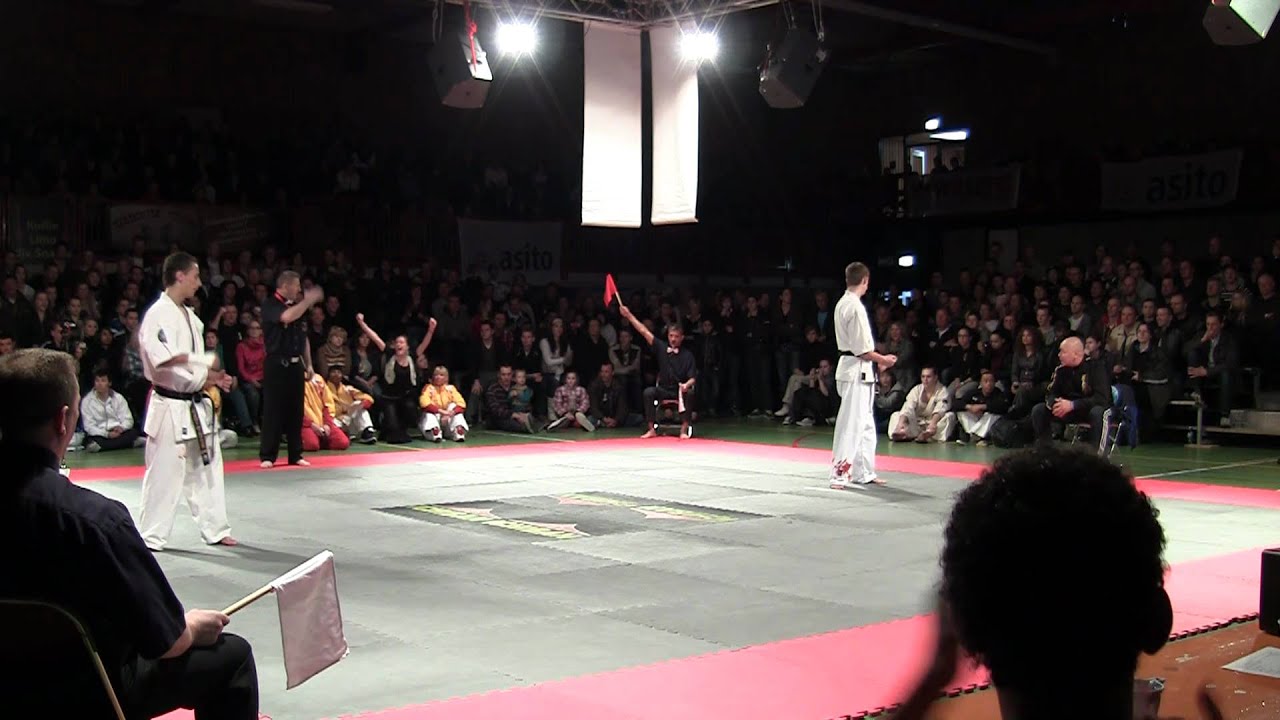 Open Nederlands Kampioenschap Shinkyokushin karate 2011 -  Wesley Jansen vs Patrick