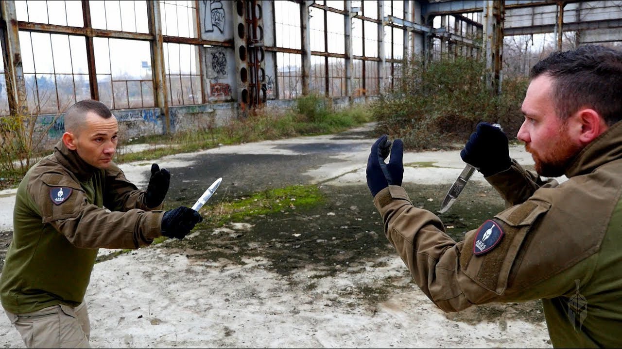 Corso di Combattimento col Pugnale Militare - ARES Defence