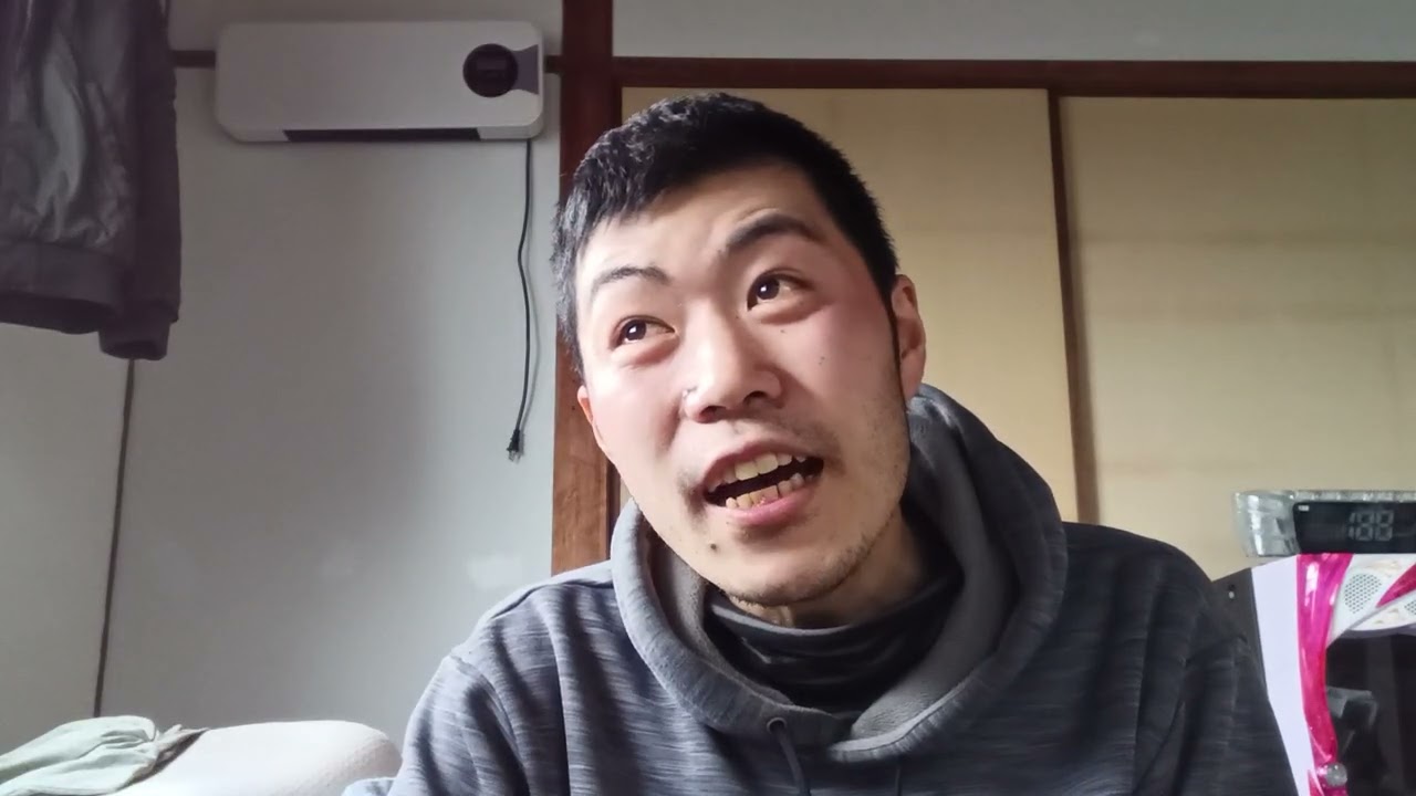 ご自宅カラオケMrs. GREEN APPLEさんの曲で僕のことを歌いま〜す。3 2 1 ハッスルハッスル🤣😀