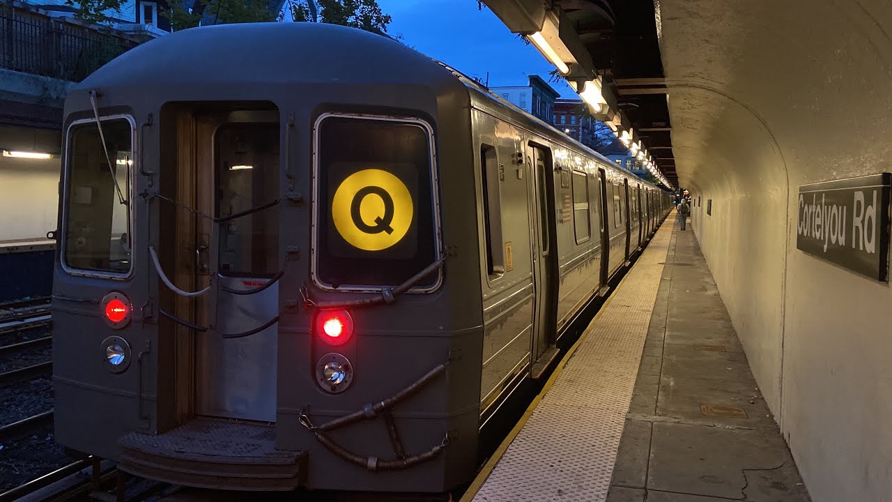 BMT Brighton Line: (B) Exp and (Q) Lcl Trains @ Cortelyou Road (R46, R68, R68A)