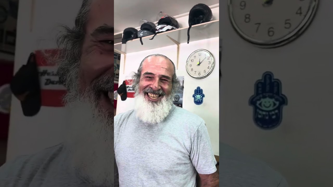 ‏זה רוכב מסלול הארלי דוידסון ‏איש יקר אח אהוב מכונאי עם ידי זהב ☝️