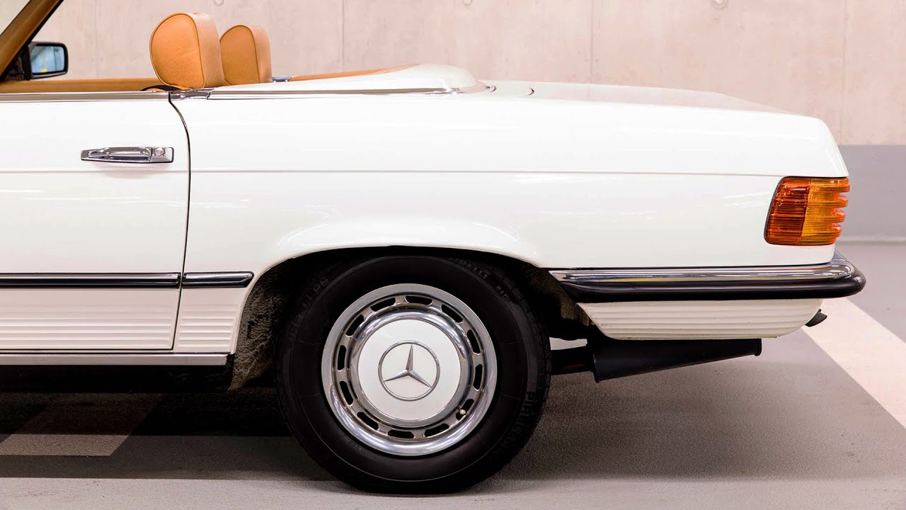 R107 Mercedes-Benz 280 SL with the 2.8-liter dohc-injection engine, 1980