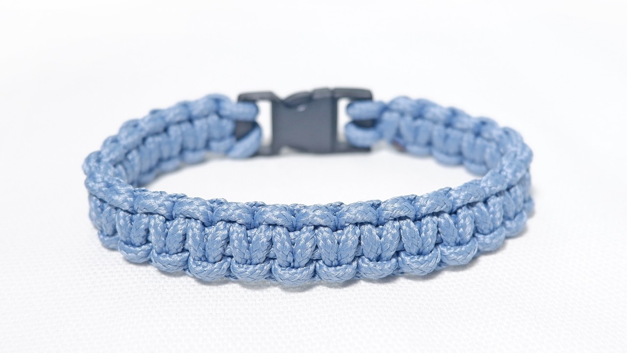 100均セリアのパラコードで ブレスレットの作り方！平編み（コブラ編み） Paracord 100-yen shop Cobra Weave Buckle Bracelet