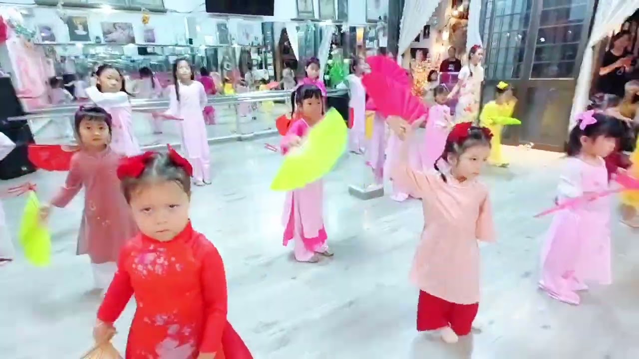 MÚA CHÚC TẾT /THIẾU NHI/