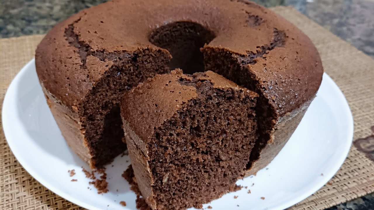 BOLO DE CHOCOLATE FÁCIL E FOFINHO 