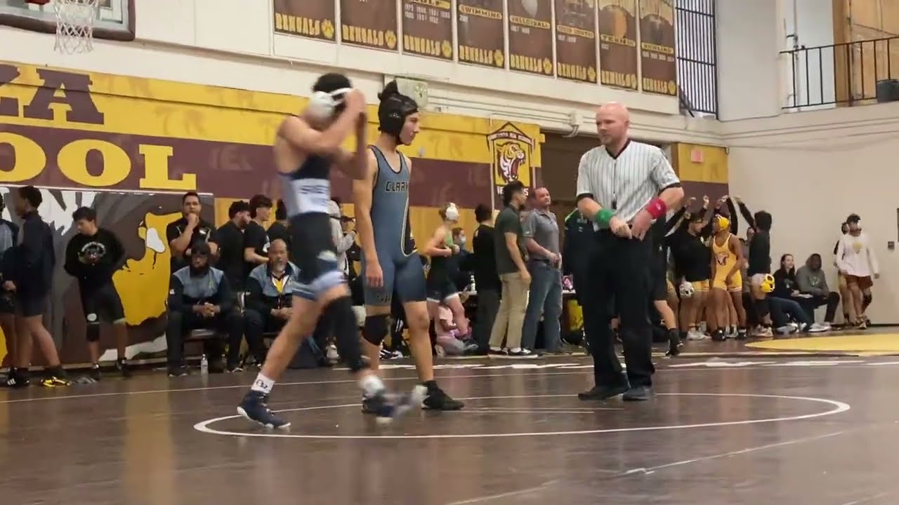 Christian &ldquo;Paz&rdquo; DeLaPaz vs Sierra Vista High School 129lbs  Bonanza Round-Up Las Vegas 1/14/23
