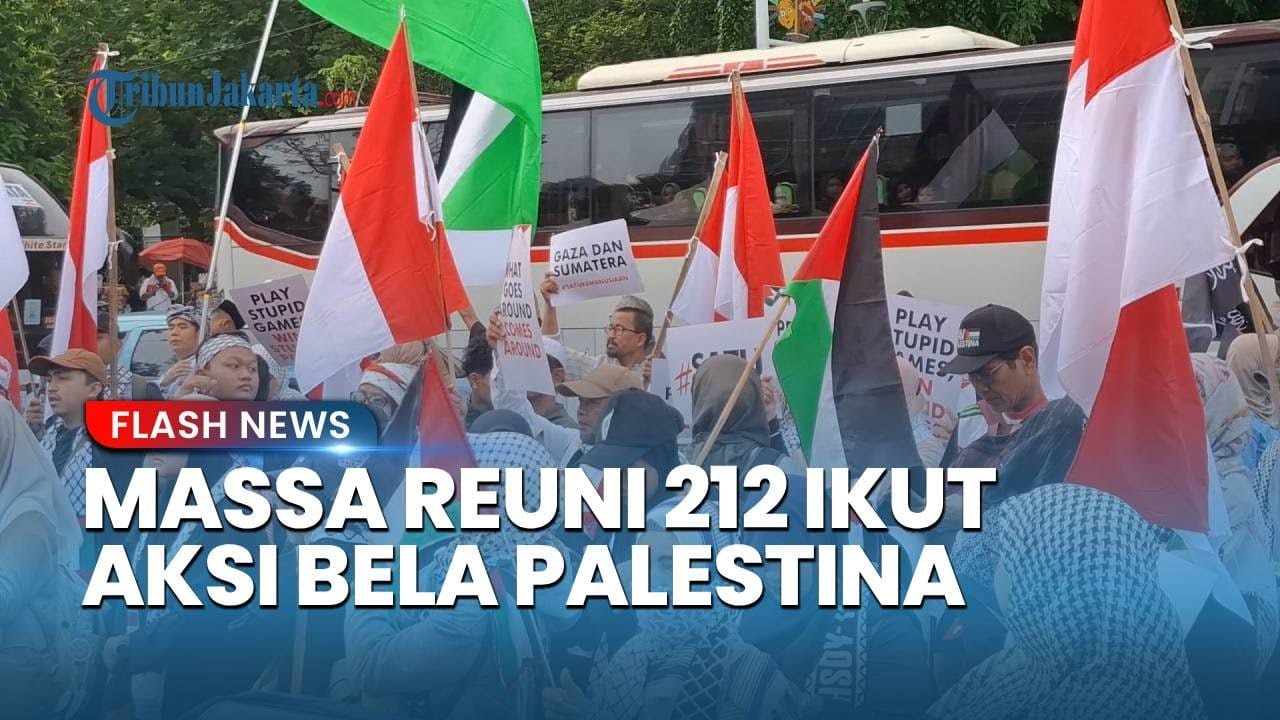Sebelum Reuni 212, Massa Ikut Aksi Solidaritas Palestina dan Bencana Sumatera di Depan Kedubes AS