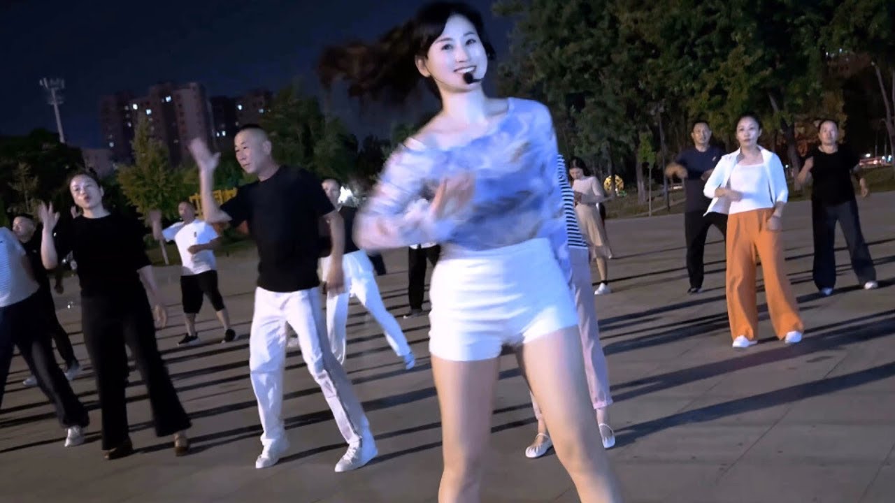 💖💃🎶👗内黄广场《火辣辣》你是那美梦难忘记。