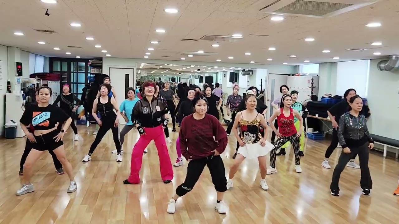 퇴경아 약먹자 💕춤신왕 💕고퇴경 버젼 👍~ ( 정면모드)  다이어트 댄스  # 에어로빅 