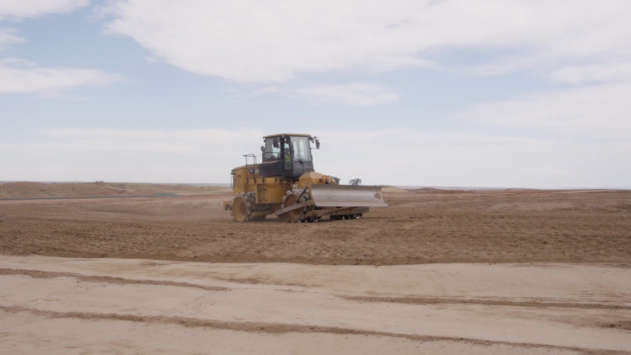 CAT 815 Compactor | Valfair Construction - Purple Wave Auction