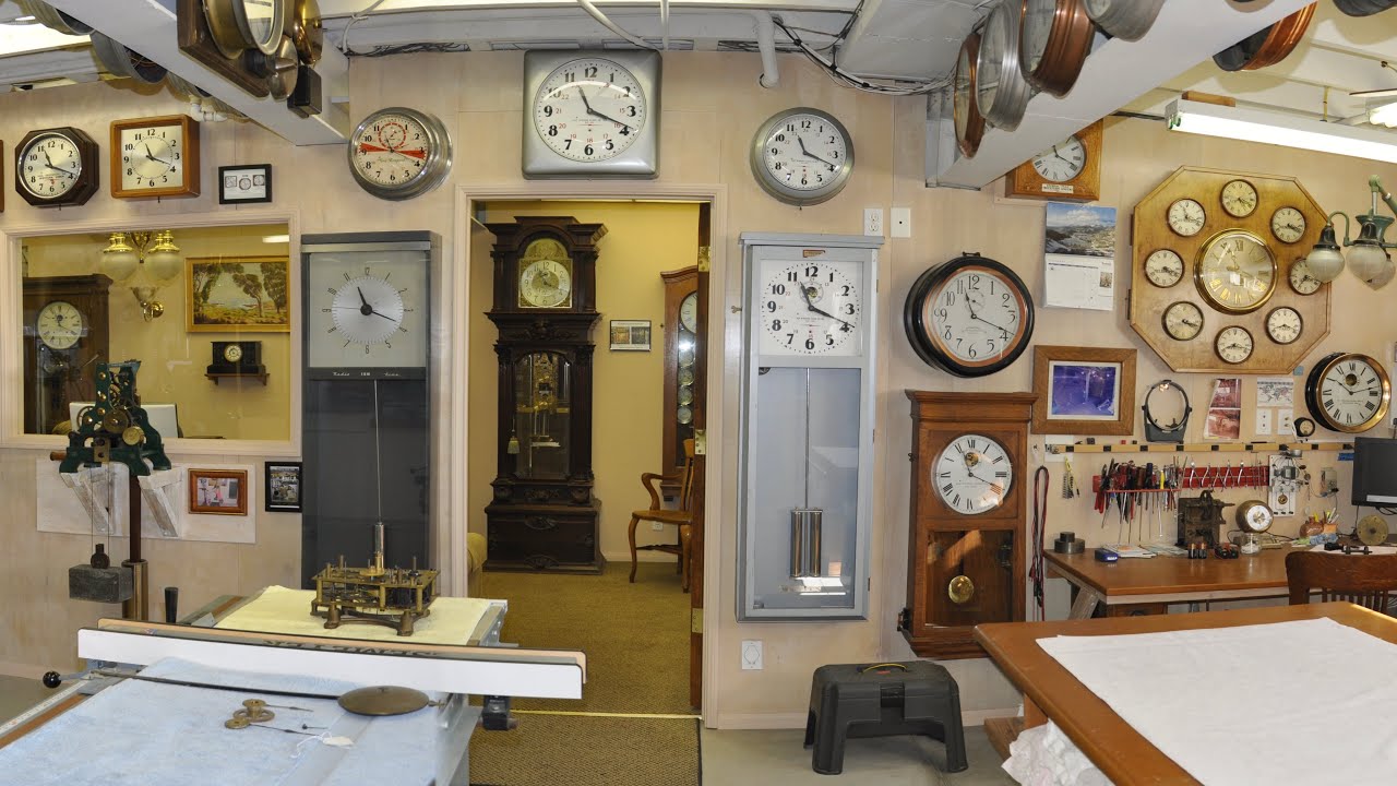 What is an Electro-mechanical clock?