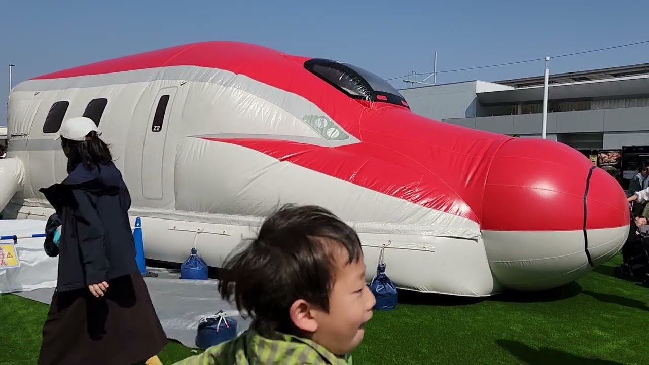 新幹線ふわふわ遊具 Shinkansen bounce house