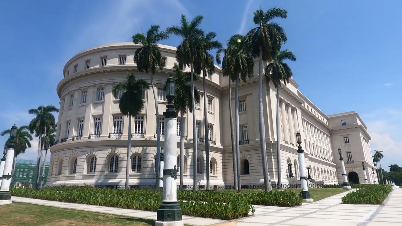 Walking the Streets of Havana Cuba #travel #explore