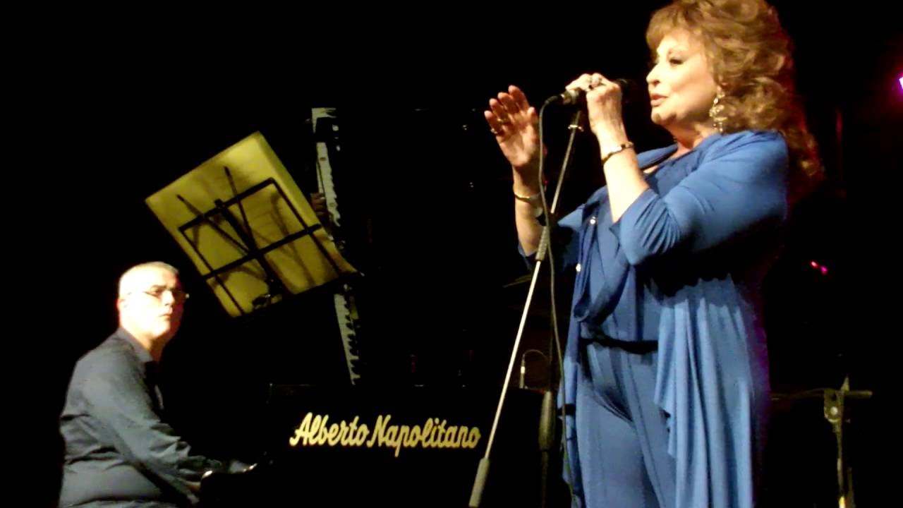 ANGELA LUCE - ERA DE MAGGIO - MASCHIO ANGIOINO - AGOSTO 2016