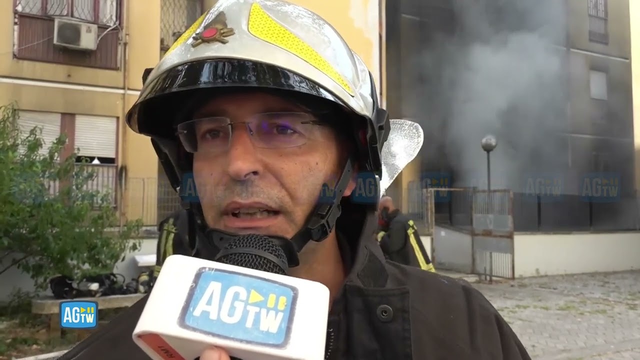 Incendio a Roma, in fumo palazzo a Torrevecchia: «Fiamme dal seminterrato»