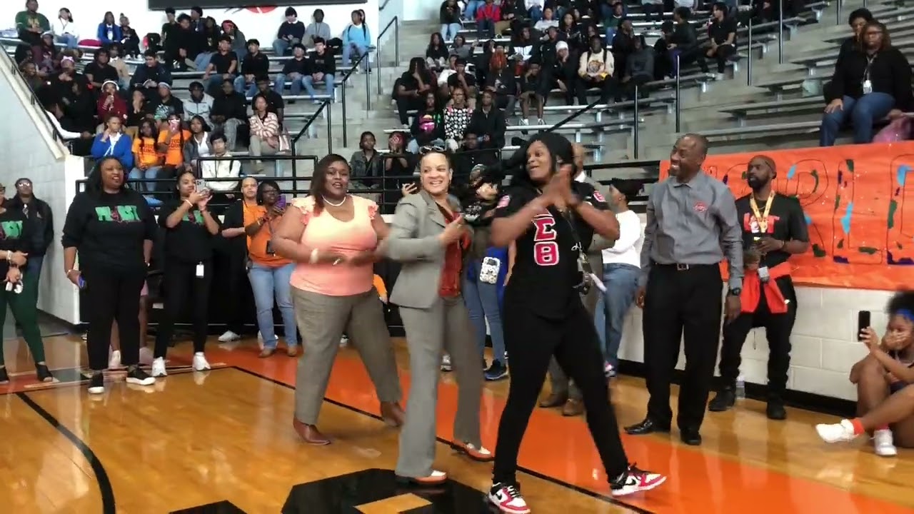 2025 LHS Greek Stroll All