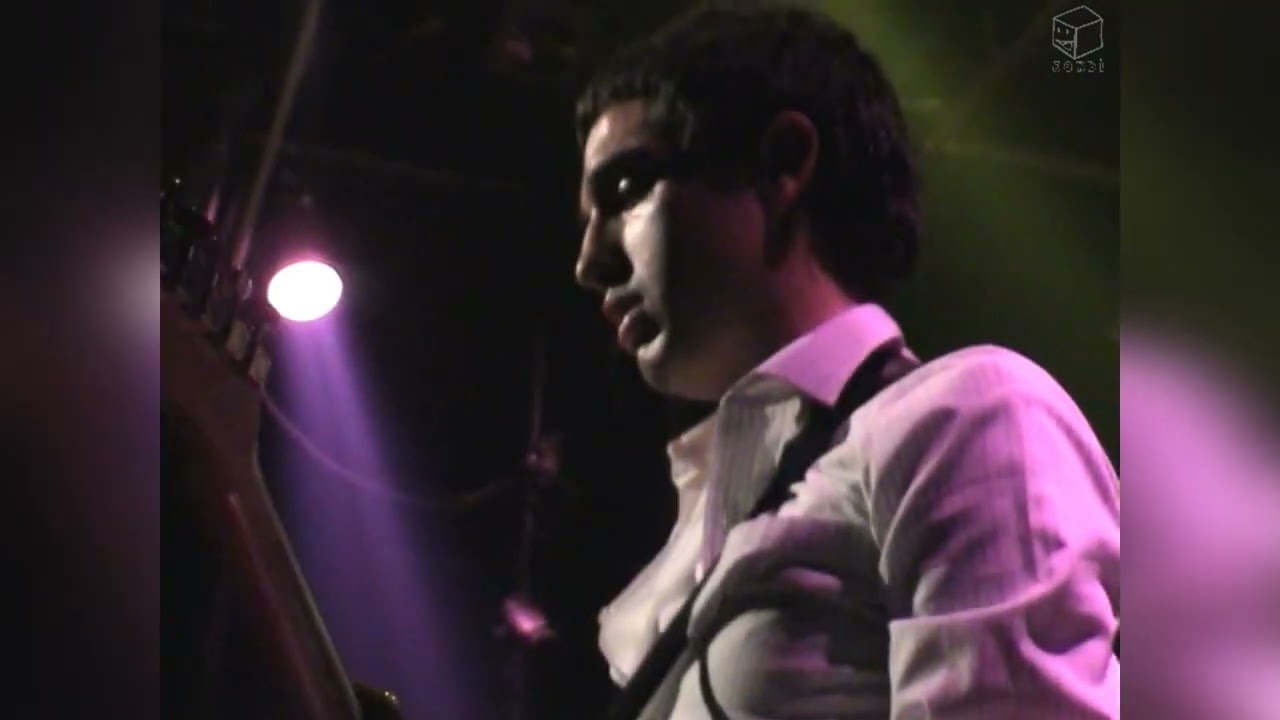02 Los Bananas_Es pop mama 4_2003
