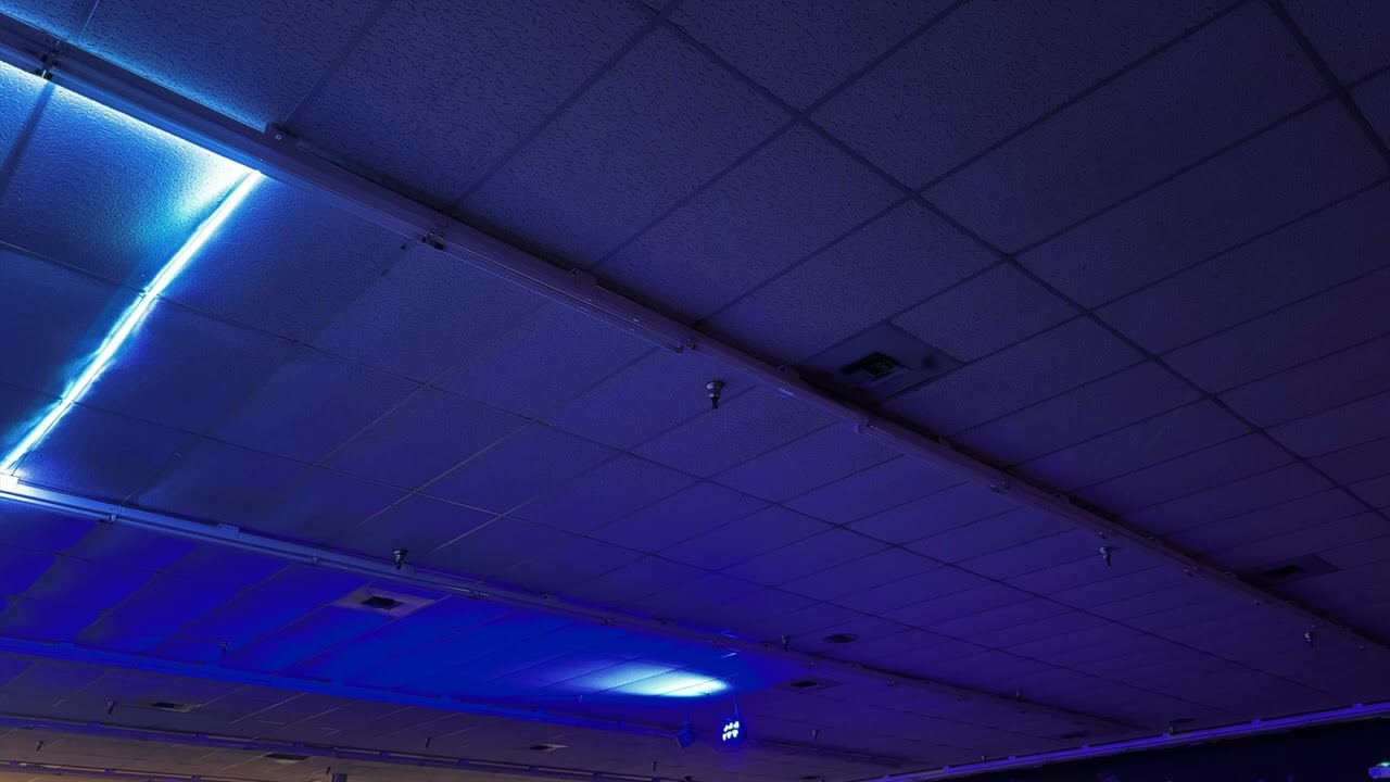 Bubble Gum -  New Jeans but you hear it playing in an empty roller rink