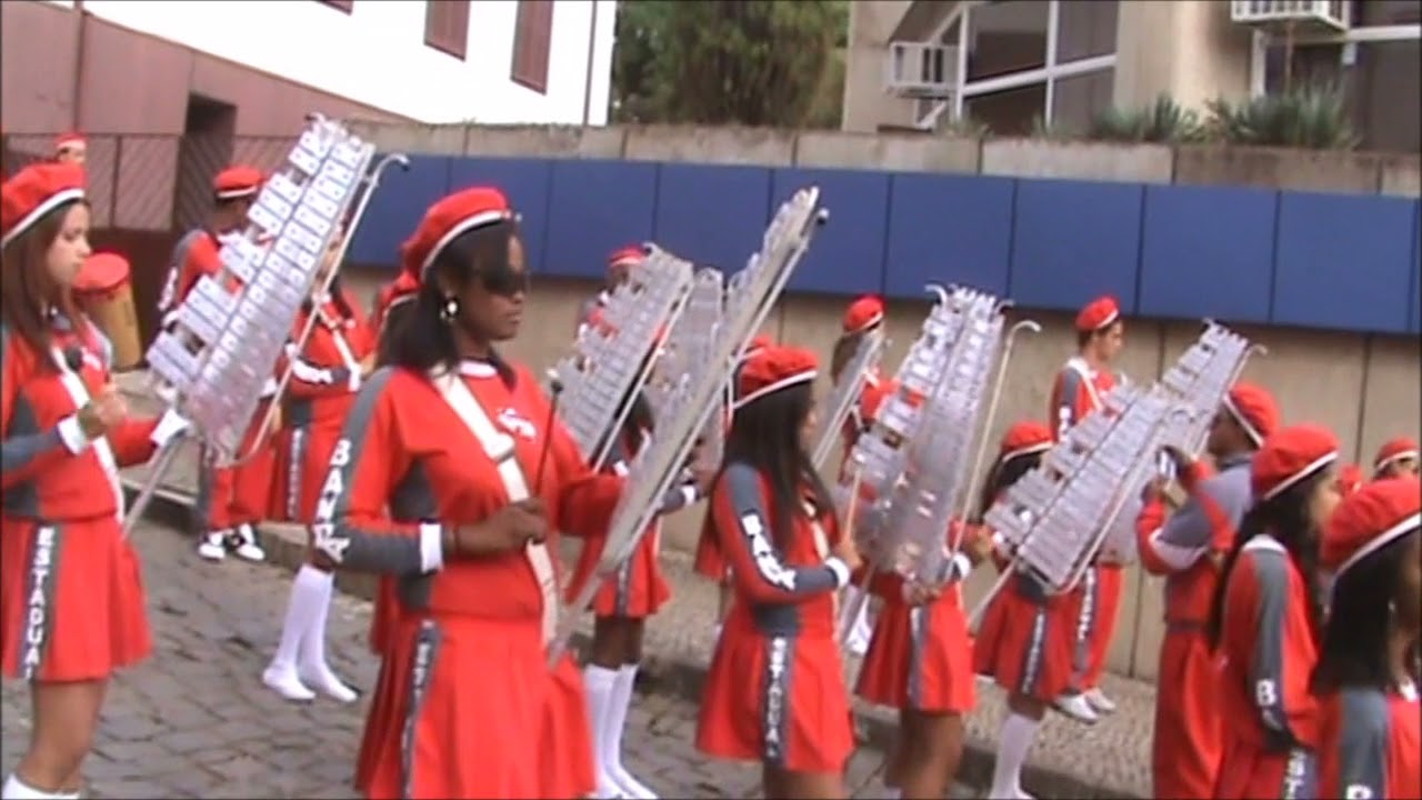 Maio de 2010 - Aniversário da cidade de Cambuquira - Apresentação da Fanfarra de Três Corações