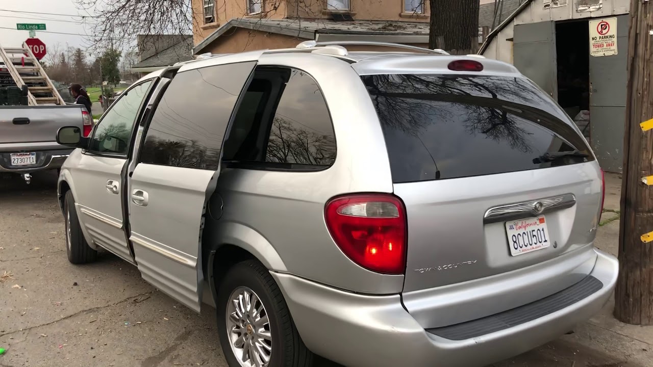 2002 Chrysler Town & Country “Limited” Loaded with Interior features!