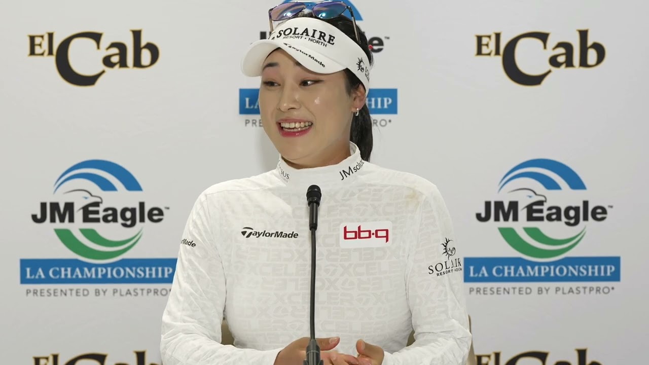 Solid Irons, Steady Putting: Ina Yoon’s 64 Puts Her in Contention