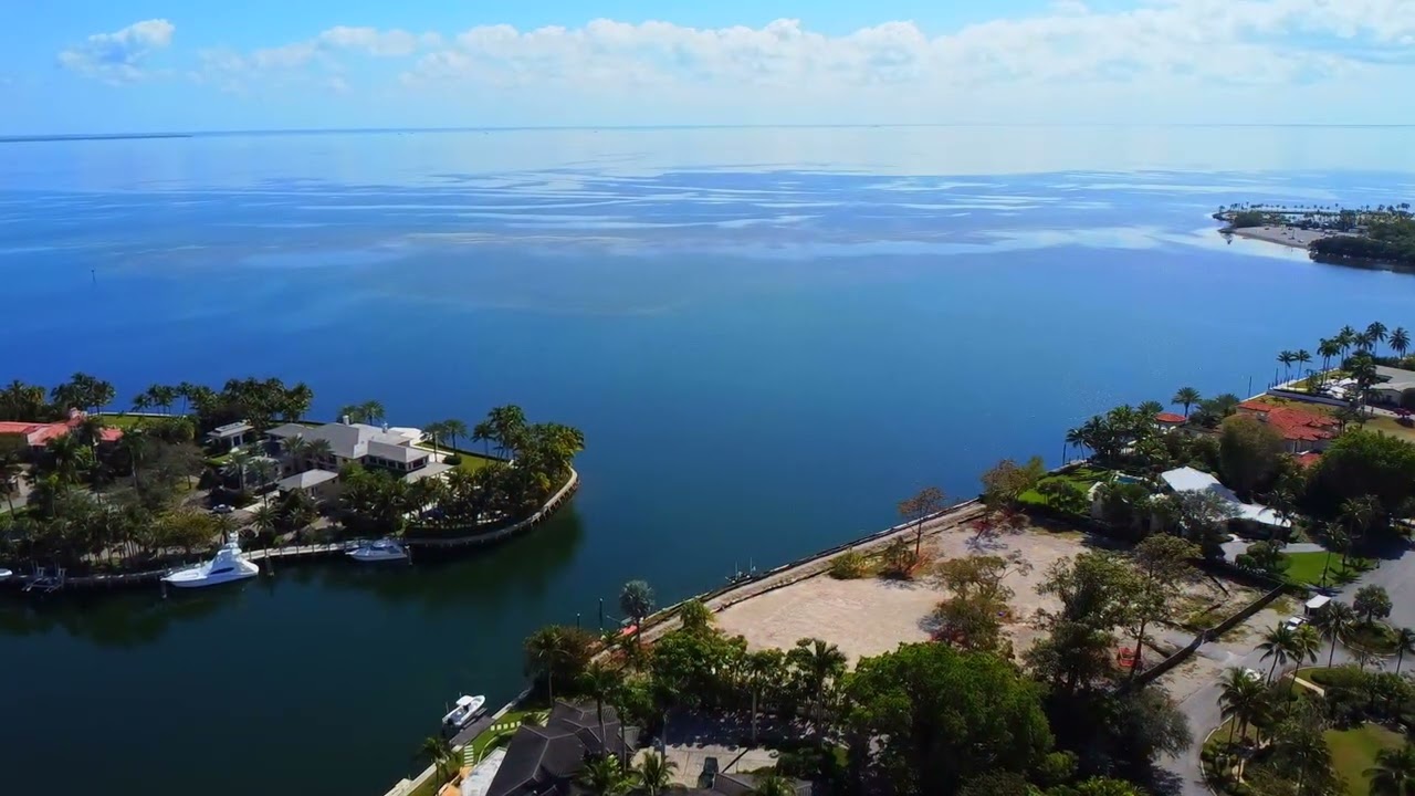 Coral Gables Waterfront | 180 FT Frontage + Yacht Access | Build New or Remodel | 641 Reinante