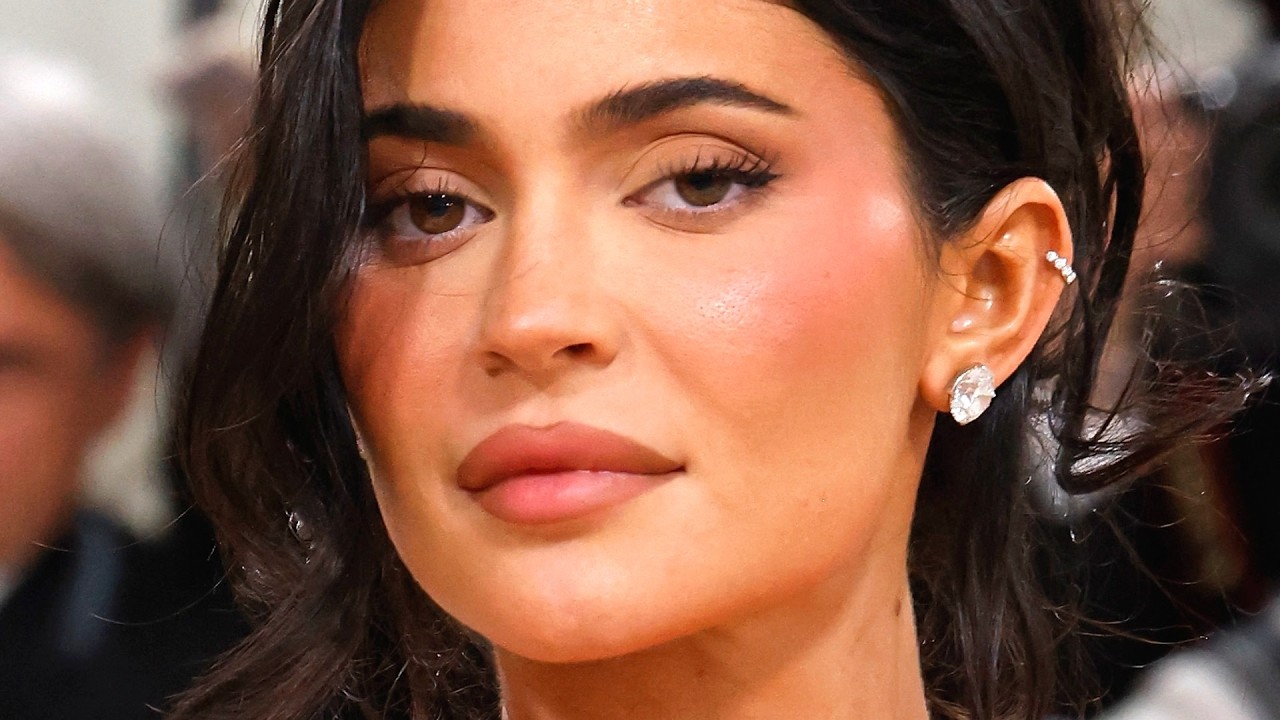 Kylie Jenner's Dress For Bezos' Wedding Was Really Inappropriate
